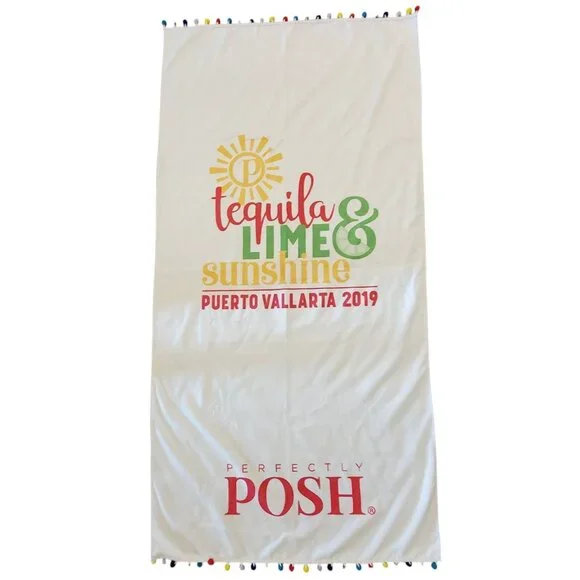 Perfectly Posh Large Straw Tote Beach Bag w/ Pom Poms. Plus a Beach Towel. - Picture 6 of 6